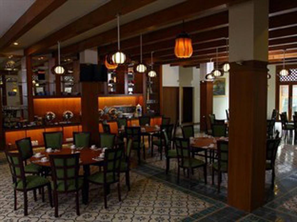 Aziza Syariah Hotel Solo By Horison Kültér fotó