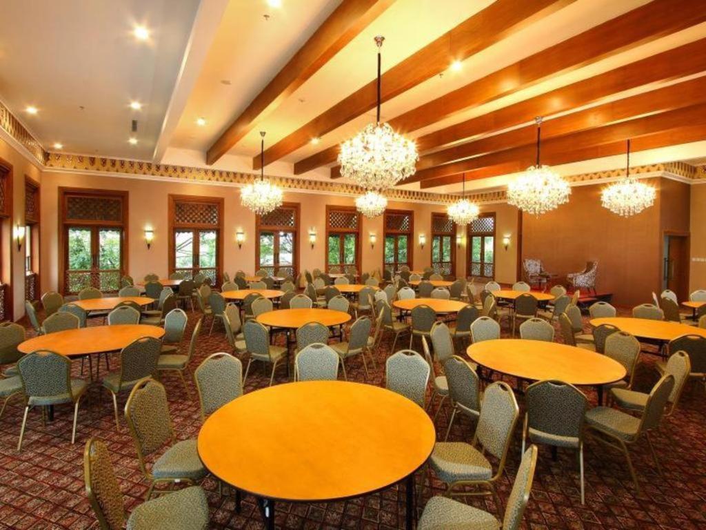 Aziza Syariah Hotel Solo By Horison Kültér fotó