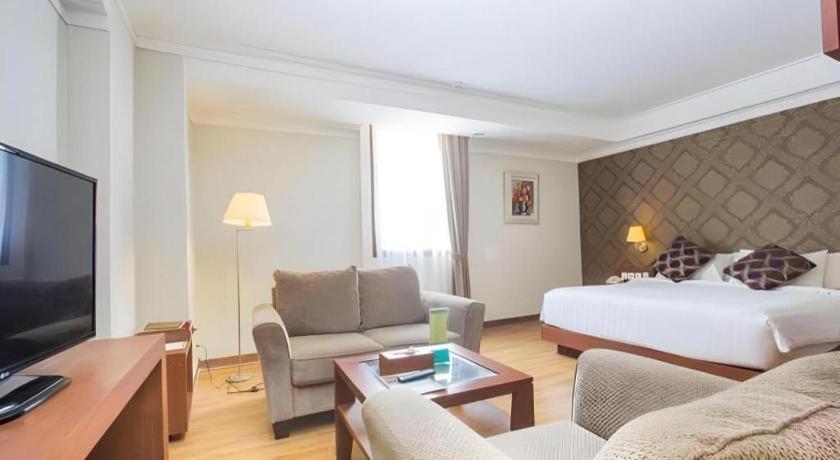 Aziza Syariah Hotel Solo By Horison Kültér fotó