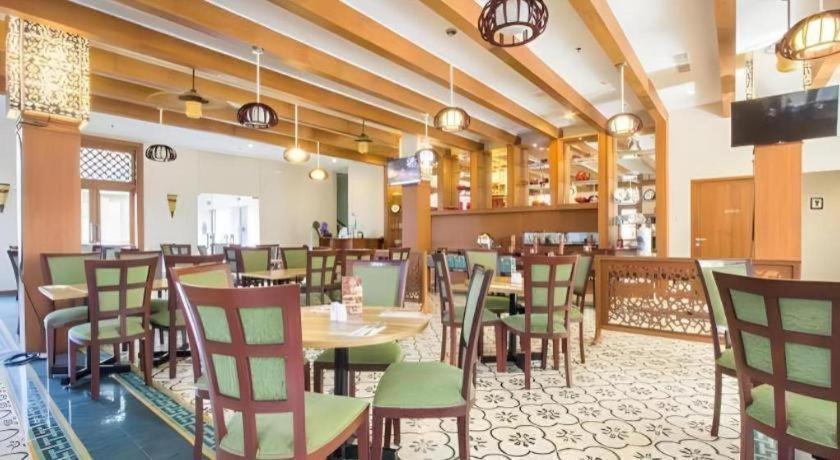 Aziza Syariah Hotel Solo By Horison Kültér fotó